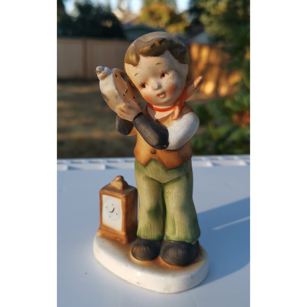 Vintage Hummel Goebel Figurine Lucky Fellow  5" Tall